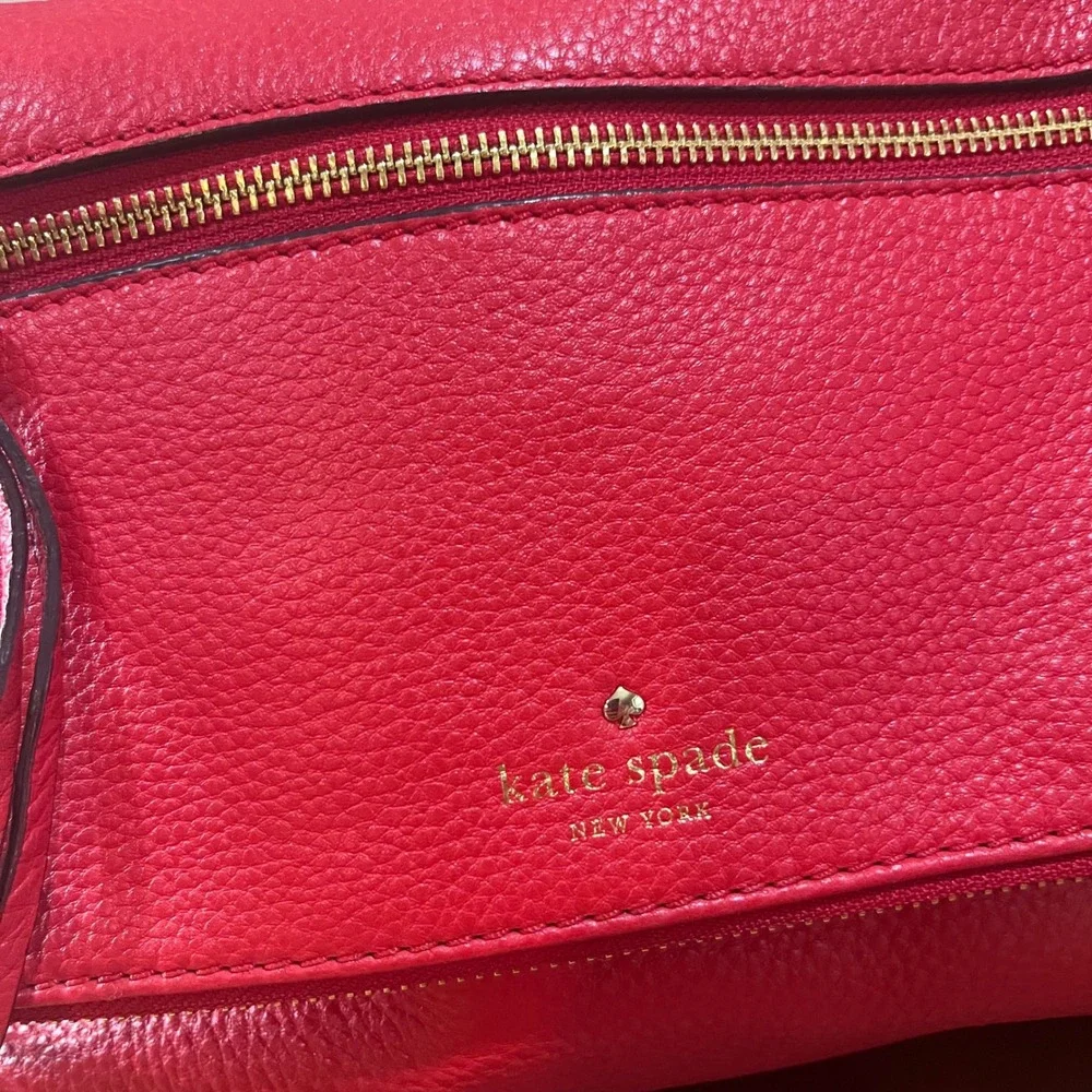 Kate‎ Spade Red Pebbled Leather Flap Crossbody Bag Gold Hardware Pom Pom Accent